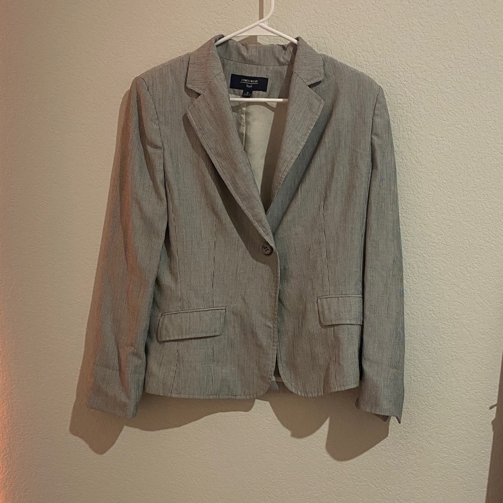 Jones Wear Gray Pinstripe Women's Blazer